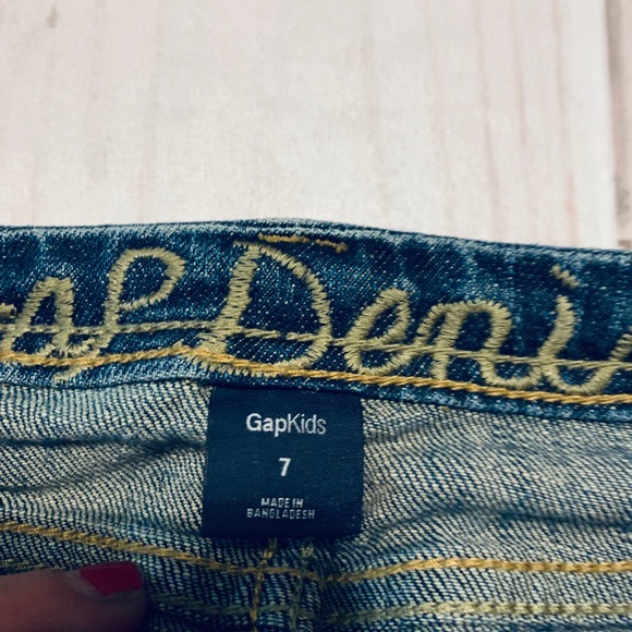 Cute Gap Embroidered Denim skirt - Picture 3 of 5